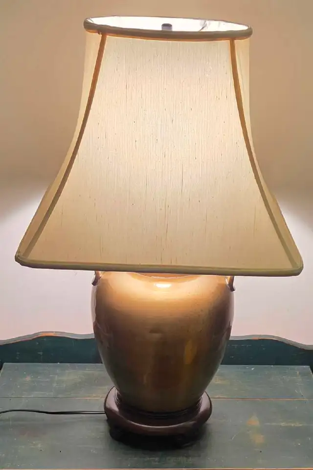 Vintage Wildwood brass table lamp (USA) in Indoor Lighting & Fans in City of Toronto - Image 5