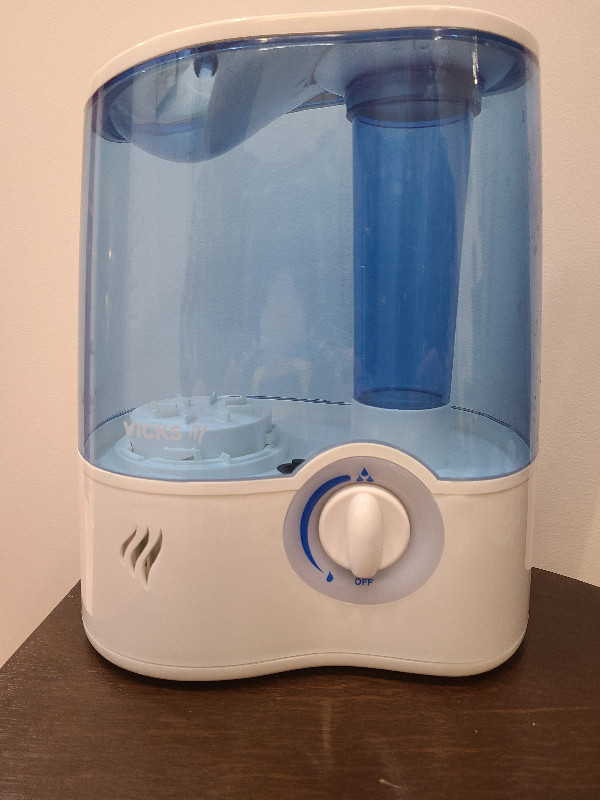 Humidificateur ultrasonique Vicks V5100NS dans Santé et besoins spéciaux  à Ville de Montréal