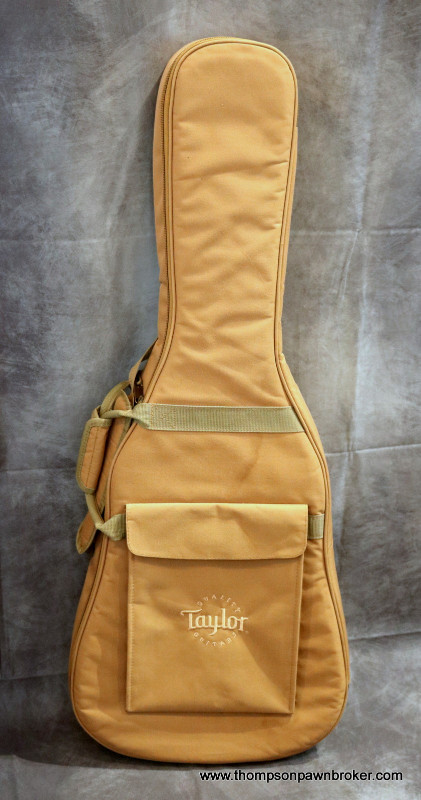 TAYLOR ACOUSTIC GUITAR BAG in Guitars in Hamilton