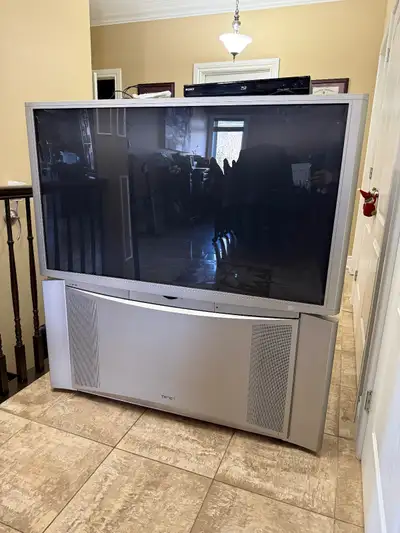 Television Hitachi model 51F520 51’’, View more