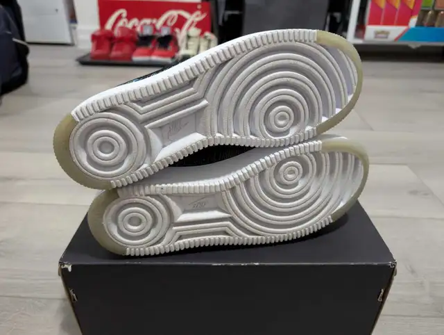 Nike "Multicolor" Air Force 1 Ultra Flyknit Low - Size 10 in Men's Shoes in Mississauga / Peel Region - Image 6