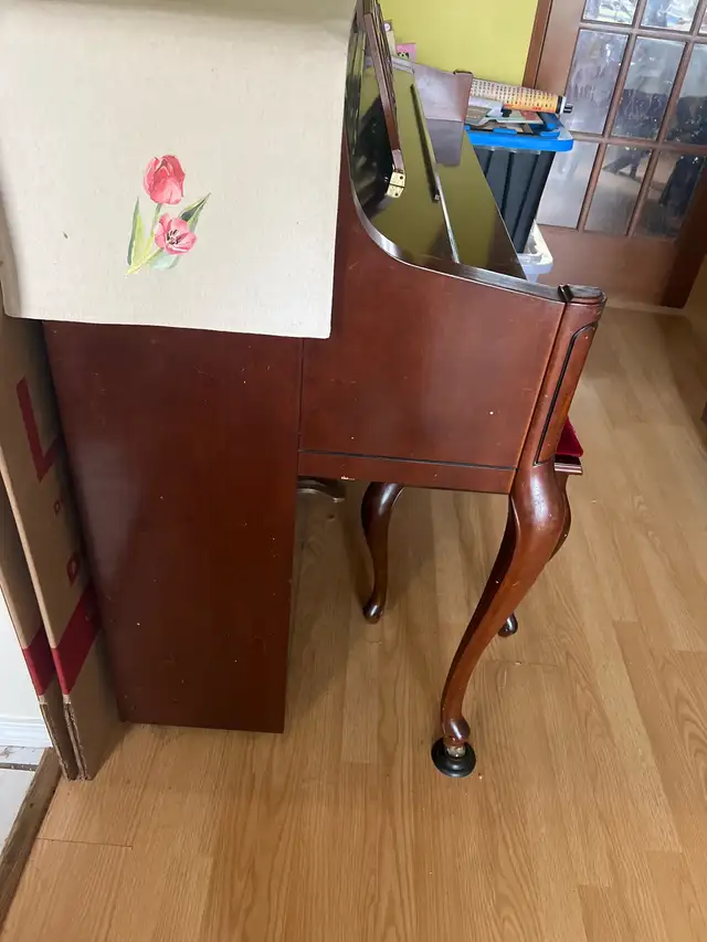 piano and bench in Pianos & Keyboards in Edmonton - Image 3