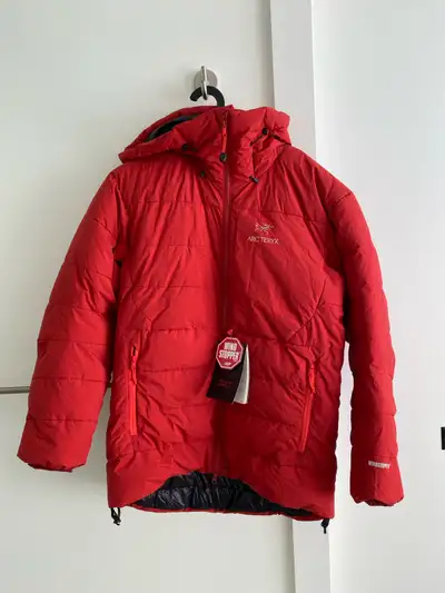 Arc’teryx men’s medium down jacket , View more