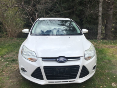 2012 Ford Focus SEL excellent condition