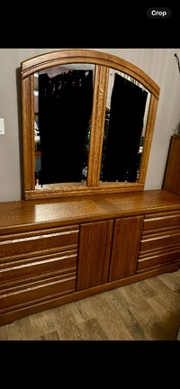 Pallisar oak dresser w/ mirror