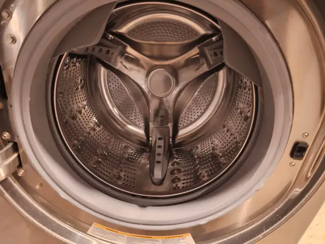 lg front load washer electric dryer set can deliver  in Washers & Dryers in Mississauga / Peel Region - Image 6