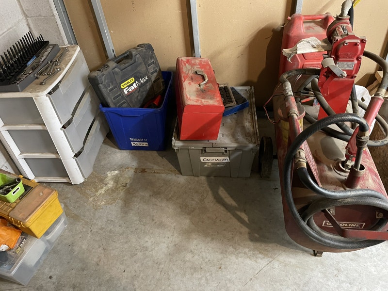 Storage sale belonged to mechanic/scraper Farming Equipment City