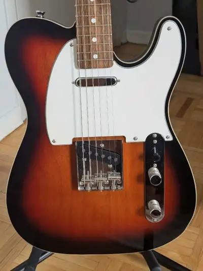 Squier Classic Vibe '60 Custom Telecaster with Laurel Fingerboard. 3-colour sunburst In perfect cond...