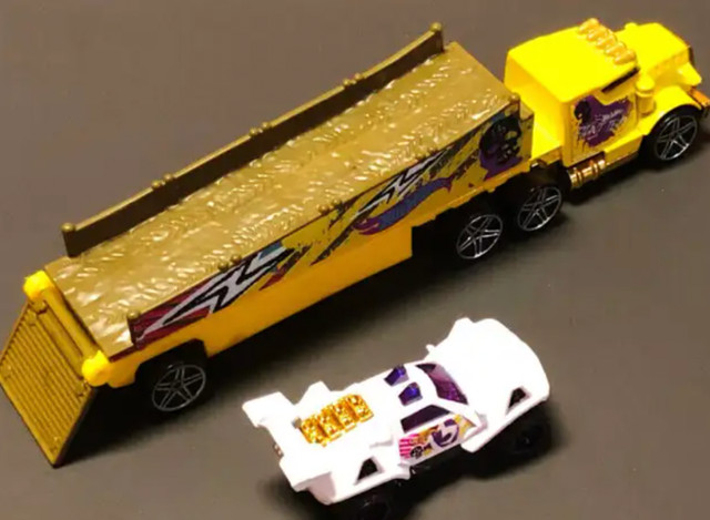 HOT WHEELS / 50th Anniversary Rumble Road Die-Cast Car in Arts & Collectibles in Oakville / Halton Region - Image 4