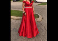 Beautiful red prom dress for sale (mint condition) 