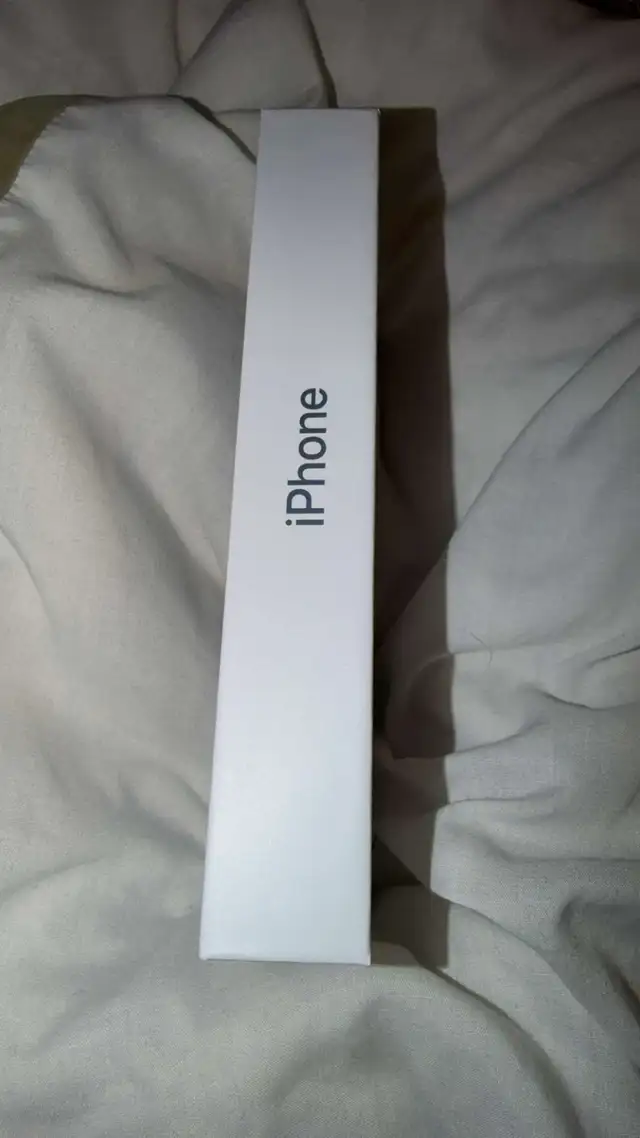 iPhone 17 pro max deep blue 2TB in Cell Phones in Delta/Surrey/Langley - Image 4