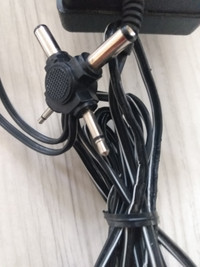 Universal AC DC adaptor