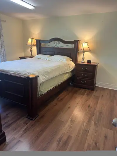 5 minutes to Yonge Finch subway middle entrance where is on my street. Steps to Finch buses. Totally...