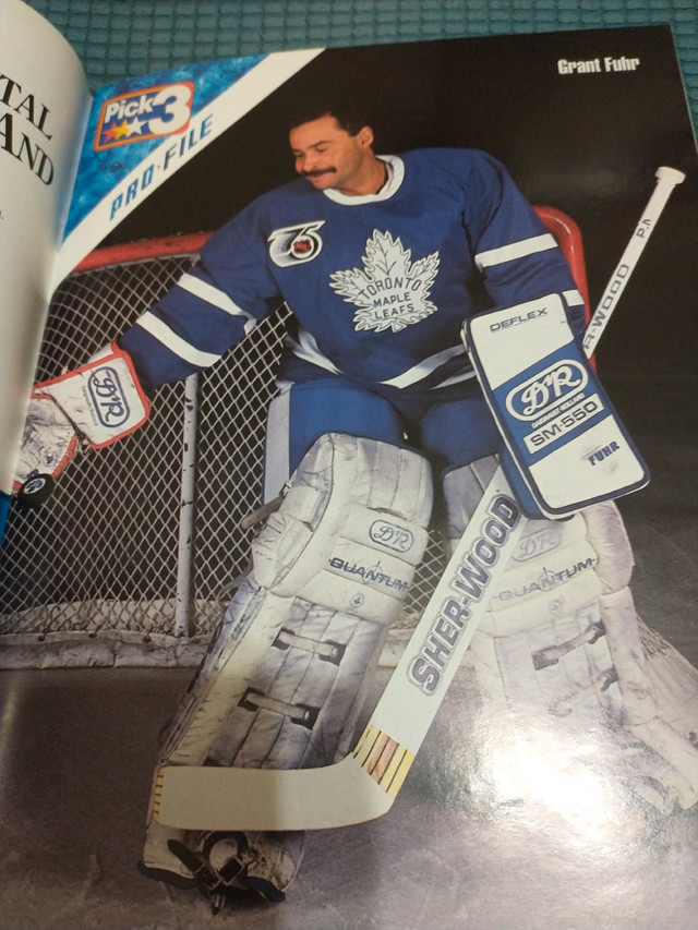 1991-1992 Toronto Maple Leafs program vs Chicago Blackhawks in Arts & Collectibles in City of Toronto - Image 3