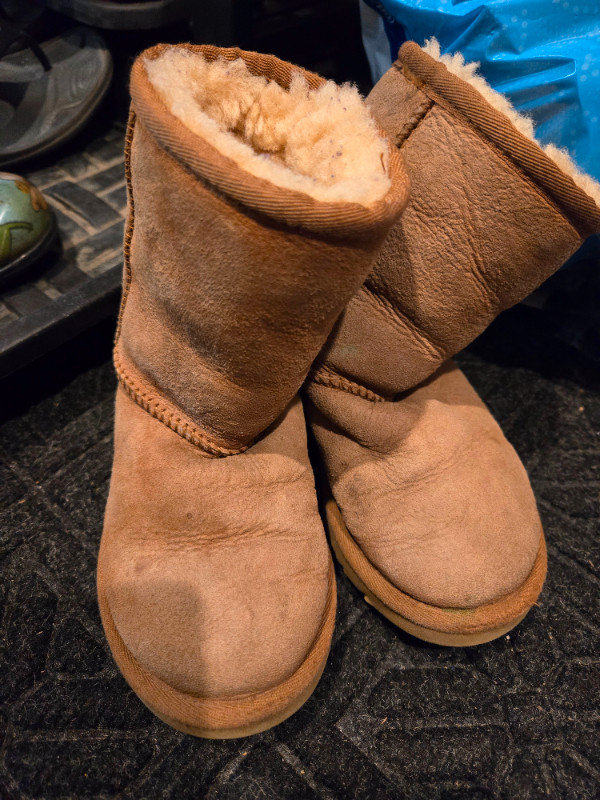 Girl's boots - assorted. Great condition. Rain and snow in Kids & Youth in Calgary