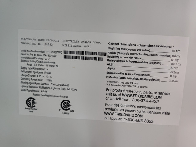 Frigidaire 18 Cu Ft. Top Freezer Refrigerator FFTR1821TW in Refrigerators in City of Toronto - Image 2