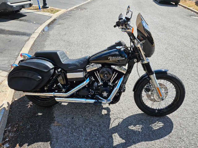 Harley Davidson Street bob fxdb 2012 dans Routières  à Laval/Rive Nord