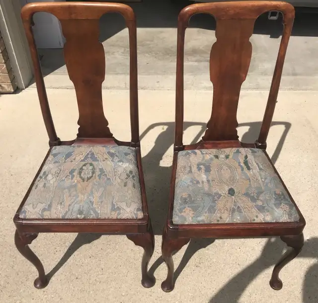 vintage mirror and antique queen anne chairs in Chairs & Recliners in Lethbridge - Image 2