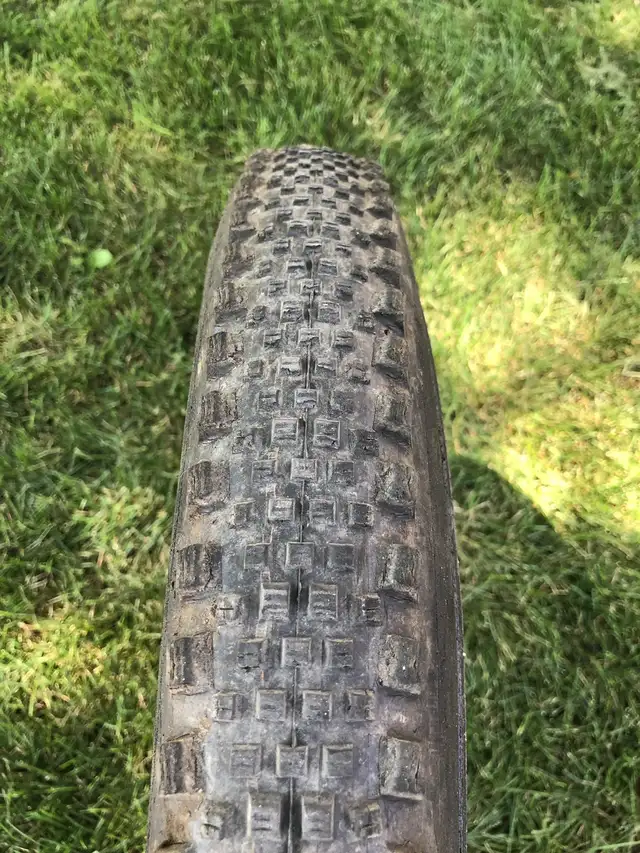 Several 27.5” Schwalbe MTB tires in 2.35” width in Frames & Parts in City of Montréal - Image 9