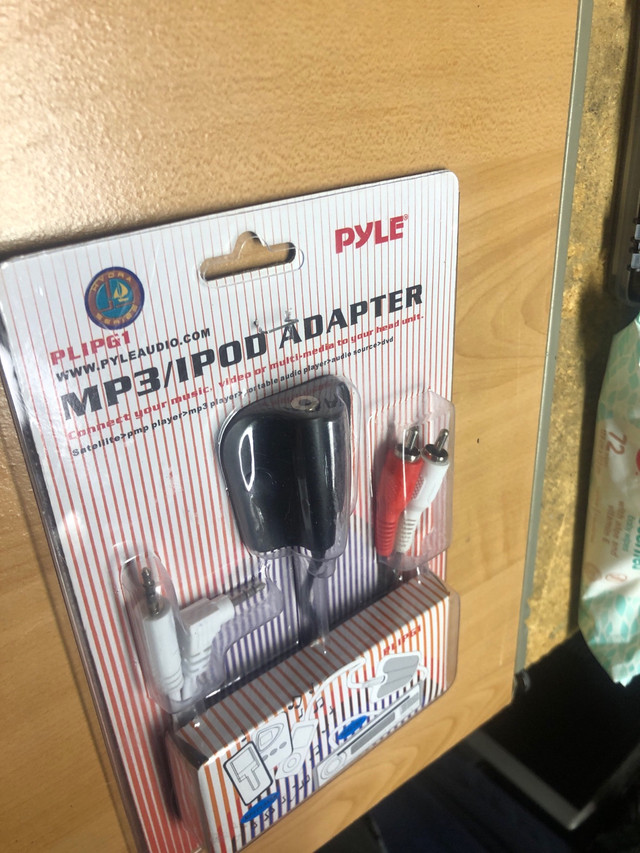 MP3/ iPod stereo adapter in iPods & MP3s in London - Image 2