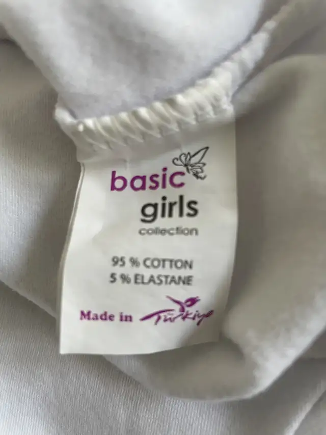 Girl's Thick Cotton White Turtle Neck (size 9) in Kids & Youth in City of Toronto - Image 5