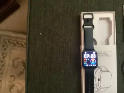 SMART WATCH BLOOD PRESSURE, DISTANCE, HEART RATE, PHONE AND MORE, NEW PLEASE CALL RICK 519-536-3194