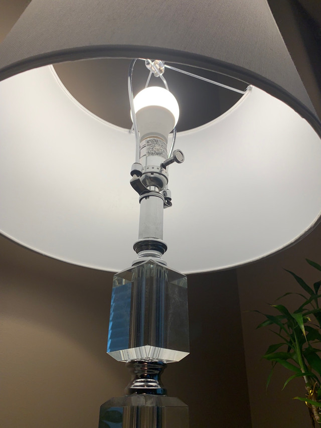 Table lamp in Indoor Lighting & Fans in Regina - Image 2