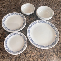 Vintage Corelle dinnerware by Corning. "Old Town Blue Onion"