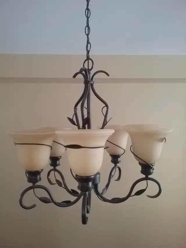 Chandelier Ceiling Lamp in Indoor Lighting & Fans in City of Toronto - Image 2