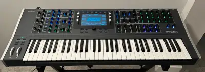 Waldorf Quantum 16 Voice hybrid synth. Perfect like new condition. Factory screen protective film st...