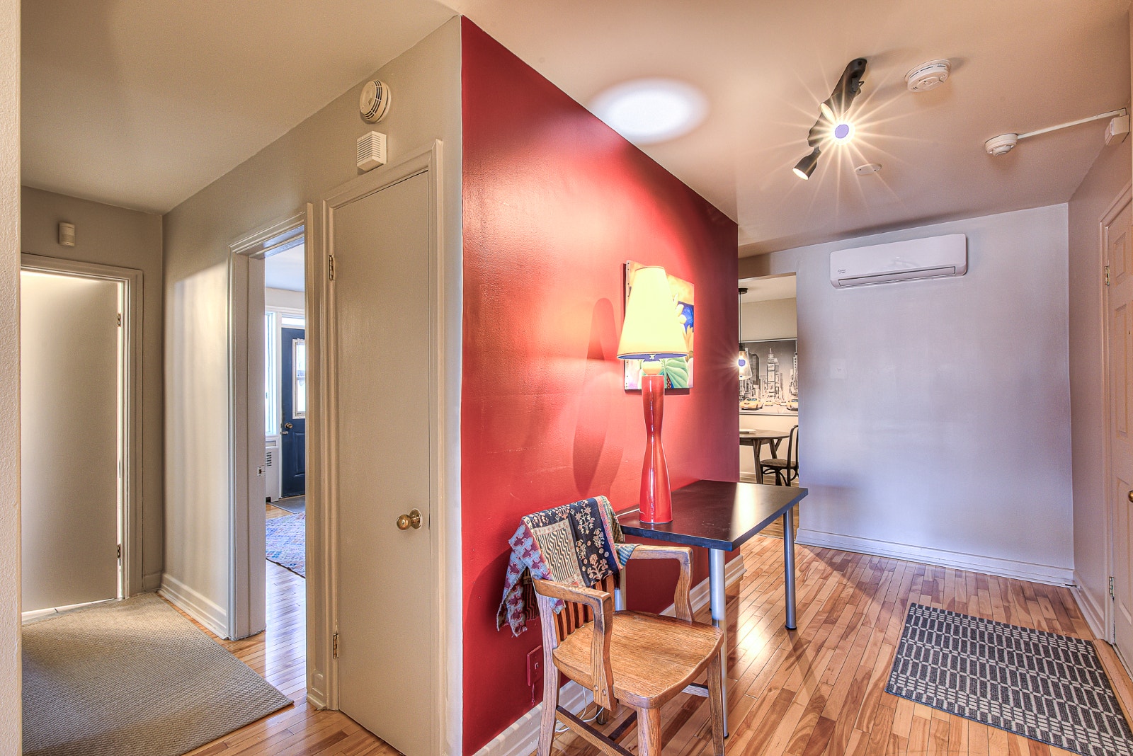 Lovely 41/2 close to HEC & Jewish Hospital with parking forsale — photo 2