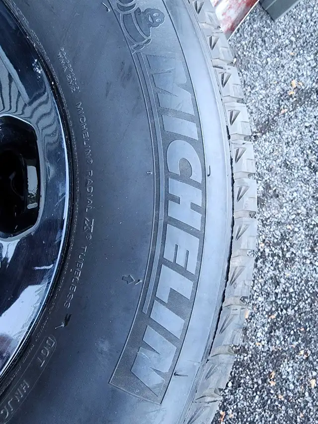 Winter tires 265/70-16 michelin in Tires & Rims in Kawartha Lakes - Image 2