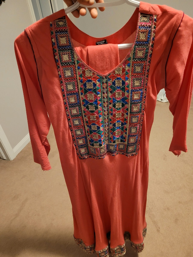 Girls and women. Gently used shalwar suit in Women's - Dresses & Skirts in La Ronge - Image 2