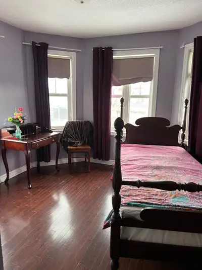 Quiet, sunny, single, furnished room for one person only. Utilities, laundry and Wifi are included....