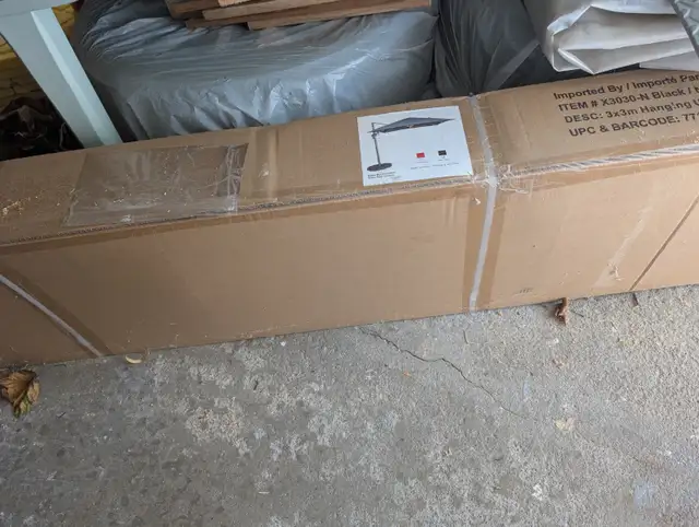 New - 10 Foot Patio Umbrella  with Lights- by Henryka in Patio & Garden Furniture in Hamilton - Image 3