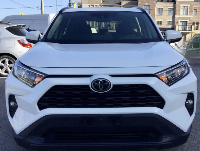 2021 TOYOTA RAV-4 XLE WHITE FULLY LOADED ALLOY POWER EVERYTHING in Cars & Trucks in City of Toronto - Image 2