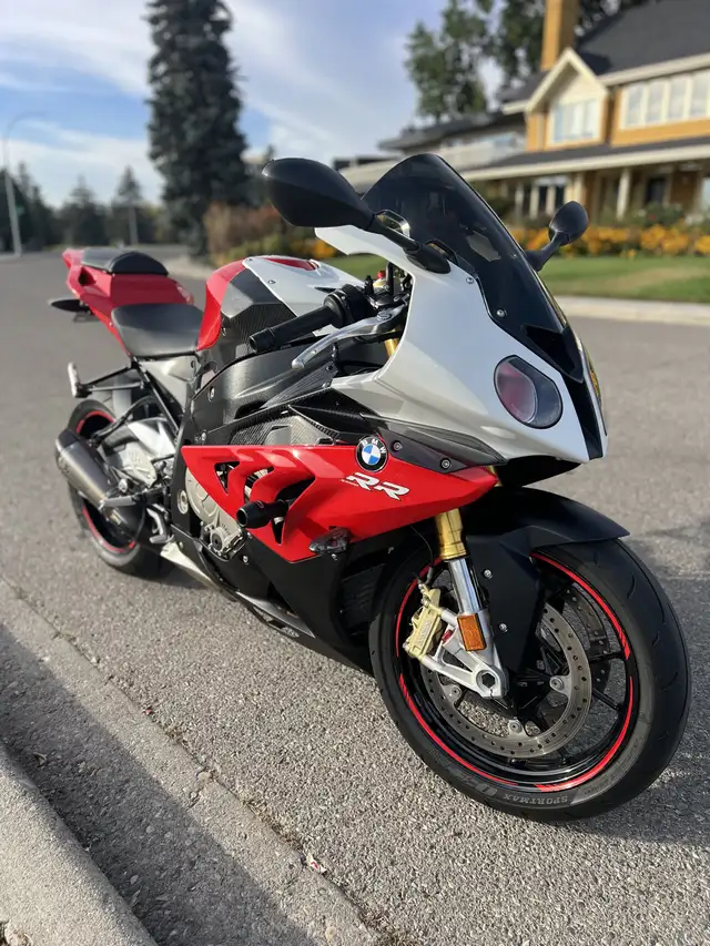 BMW S1000RR in Sport Bikes in Calgary - Image 2