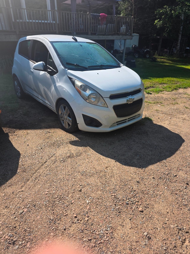 Chevrolet spark 2015 tres économique 1.2 litre. — photo 2