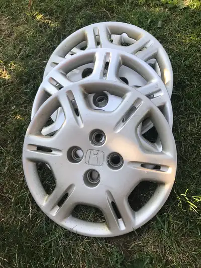 In great condition 4 genuine honda rim caps. $20