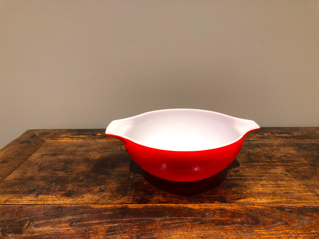 Vintage Pyrex Bowl Cinderella Red mixing bowl in Arts & Collectibles in City of Toronto