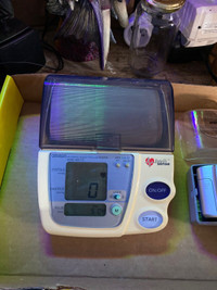 Omron automatic blood pressure monitor / medisana wrist monitor 