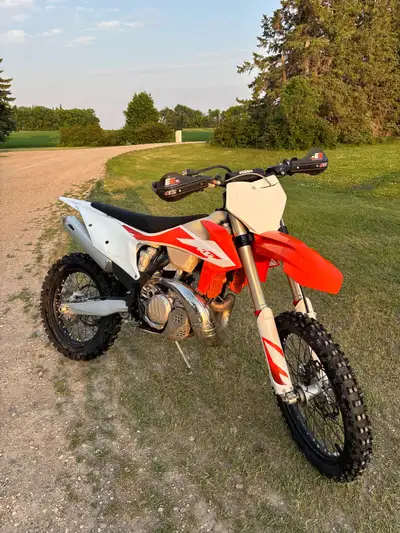 Selling my 2020 ktm 250xc Bike is in great shape 115 hours of trail riding. Oil injected Bark buster...