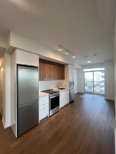 Brand New 2 Bedroom + Den Condo for Rent in Prime Mississauga