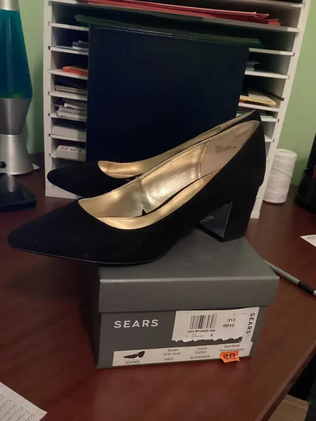 Women’s shoes in Women's - Shoes in Windsor Region - Image 2