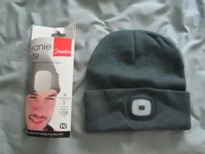 Beanie Brite touque. new never worn, View more
