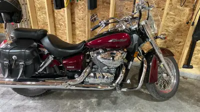 2004 Honda VT750 in mint shape. No rust - approx. 24,000 KM - Brand new front tire - back tire is ex...