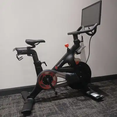 Model: PL-01 Tested & working. Fine condition overall. Pick up at 720 King St. W. M5V 2T3. Or delive...