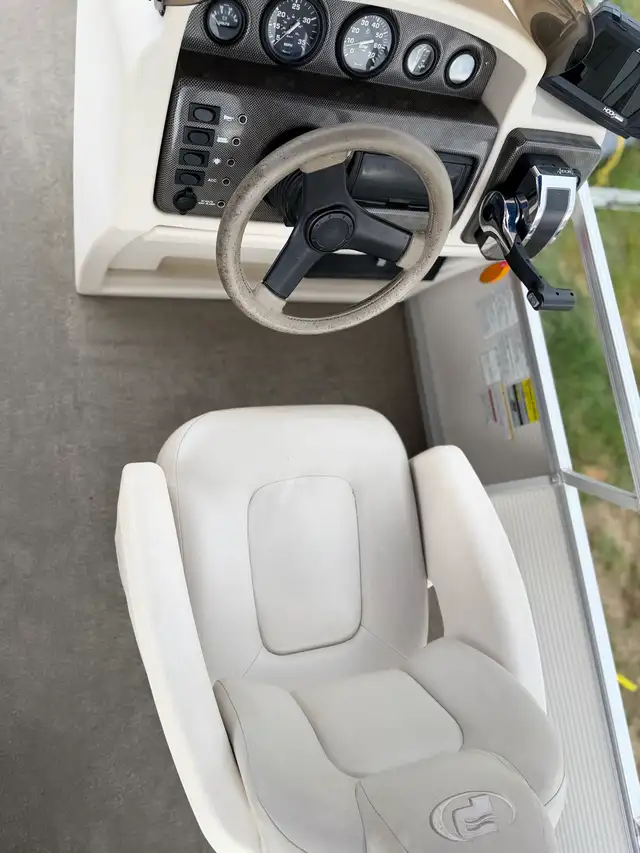 2007 Princecraft Pontoon vision 21L & trailer  in Powerboats & Motorboats in Moose Jaw - Image 6
