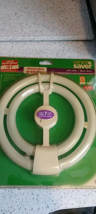 NEW Circular Light Bulb in Indoor Lighting & Fans in Ottawa - Image 2