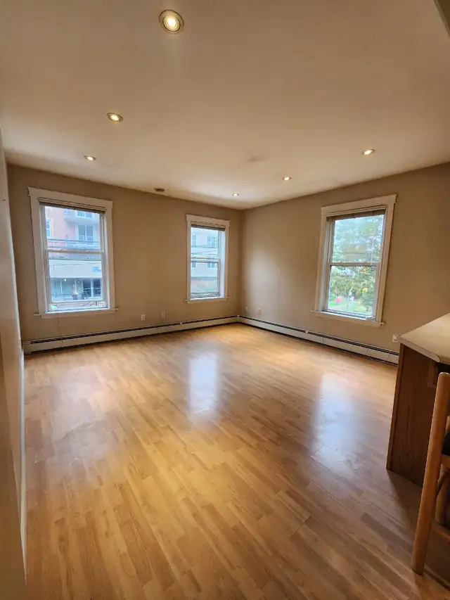 2 Bedroom Apt - SEPT 1ST! 1016 Barrington Street in Long Term Rentals in City of Halifax - Image 2